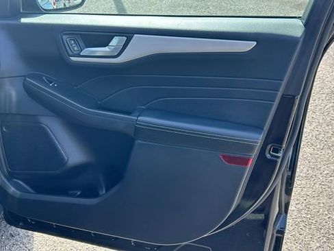 Certified 2021 Ford Escape SE w/ SE Sport Appearance Package FWD image 10