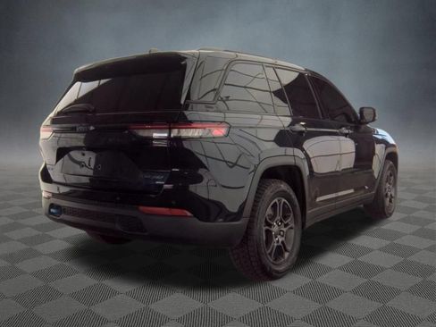 Used 2024 Jeep Grand Cherokee Trailhawk w/ Advanced Protech Group II AWD/4WD image 4