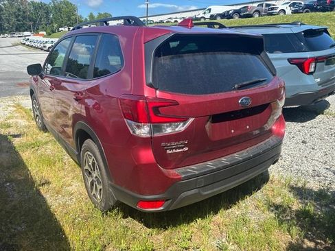 Used 2023 Subaru Forester Premium AWD/4WD image 5
