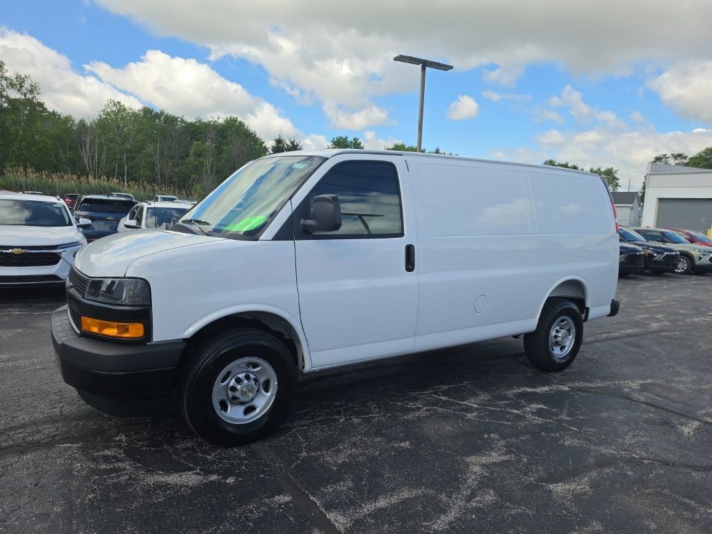 New 2026 Chevrolet Express 2500 w/ Driver Convenience Package RWD image 4