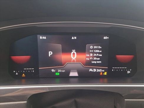 Used 2022 Volkswagen Tiguan SE R-Line image 11