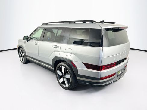 Used 2025 Hyundai Santa Fe Limited FWD image 5