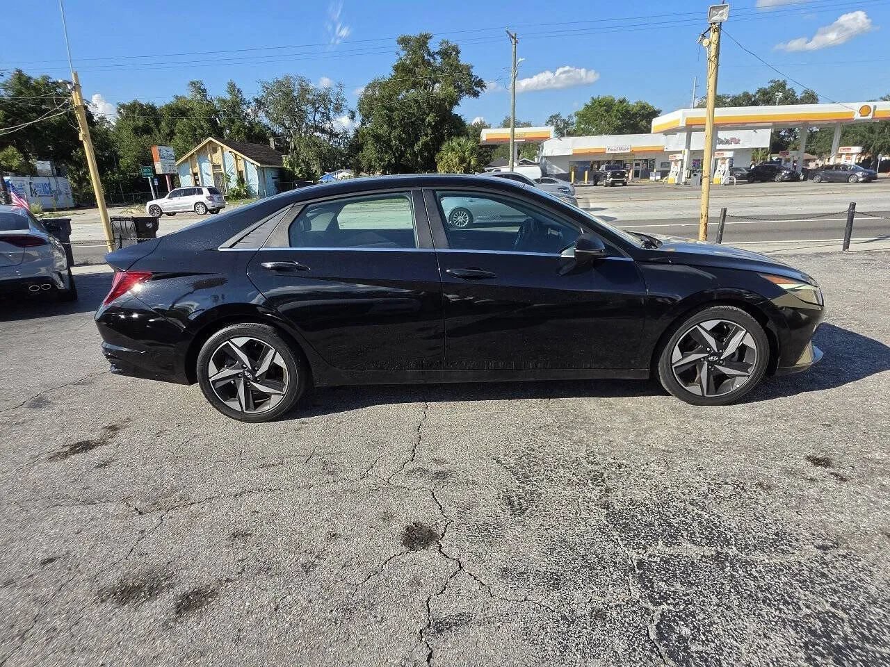 Used 2023 Hyundai Elantra Limited FWD image 7