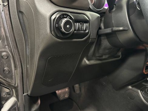 Used 2018 Jeep Wrangler Sport AWD/4WD image 19