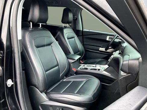 Used 2023 Ford Explorer XLT w/ Equipment Group 202A image 21