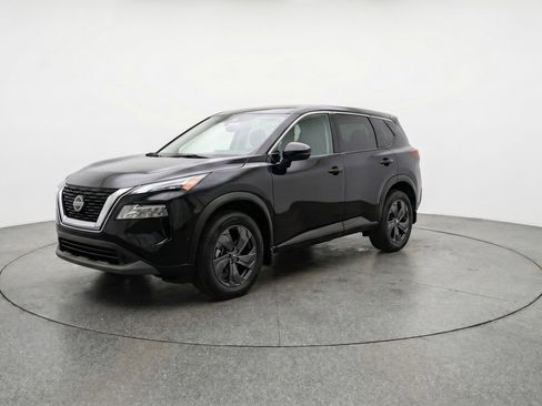 Used 2025 Nissan Rogue SV image 3