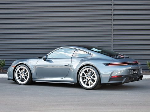 Certified 2025 Porsche 911 Carrera GTS image 3