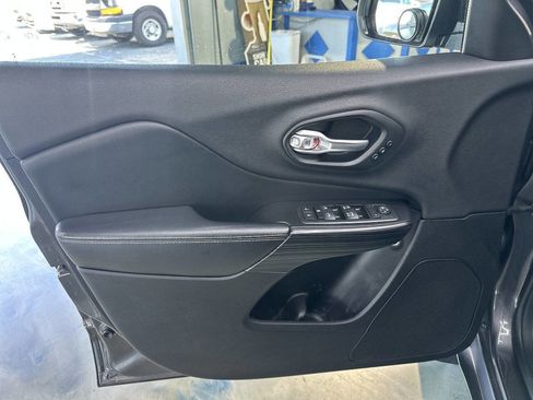 Used 2014 Jeep Cherokee Limited w/ Luxury Group image 17
