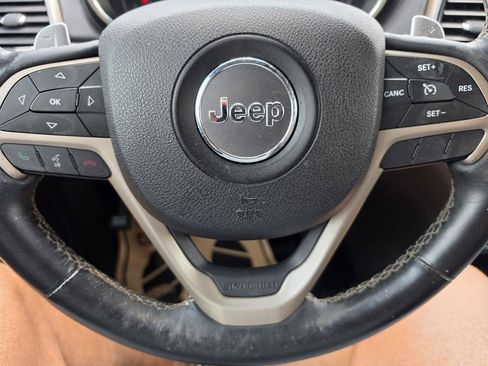 Used 2017 Jeep Grand Cherokee Overland AWD/4WD image 11