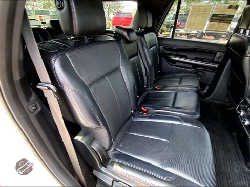 Used 2018 Ford Expedition XLT w/ Equipment Group 202A image 18