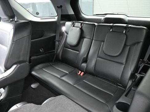 Certified 2021 Ford Explorer XLT image 20