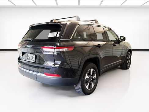 Used 2023 Jeep Grand Cherokee 4WD 4xe image 4