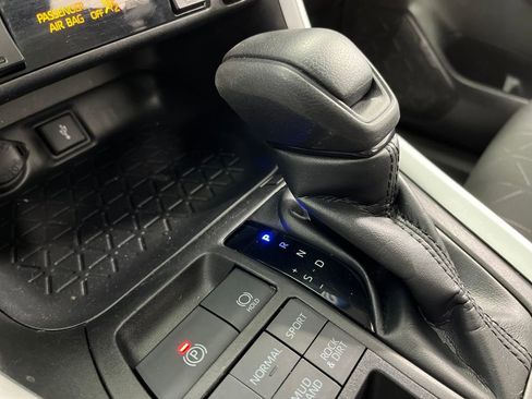 Used 2022 Toyota RAV4 XLE w/ Convenience Package image 26