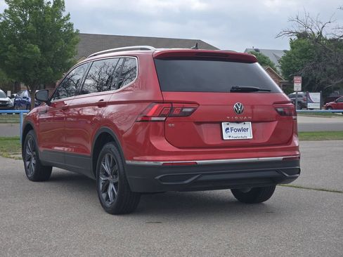Used 2022 Volkswagen Tiguan SE w/ Panoramic Sunroof Package image 5