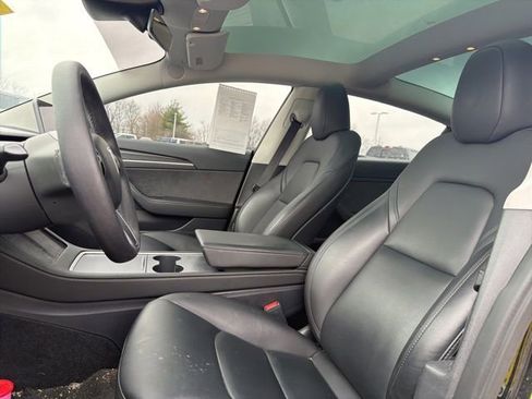 Used 2023 Tesla Model 3 Standard Range image 18