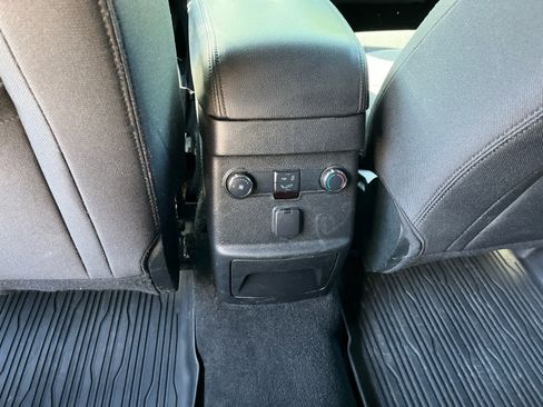 Used 2018 Ford Explorer XLT w/ Equipment Group 201A AWD/4WD image 24