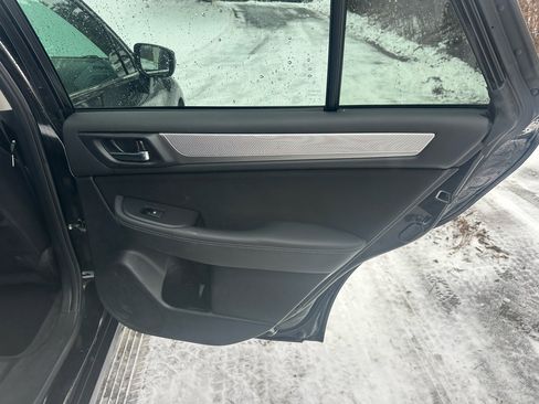 Used 2018 Subaru Outback 2.5i Premium image 20