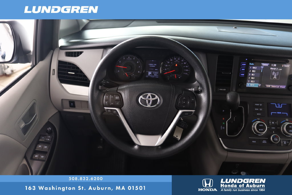 Used 2017 Toyota Sienna LE AWD/4WD image 18
