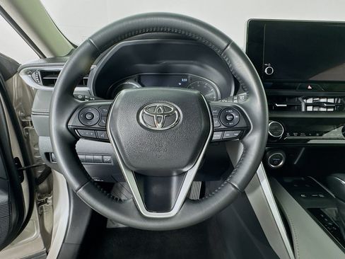 Certified 2024 Toyota Venza LE AWD/4WD image 11
