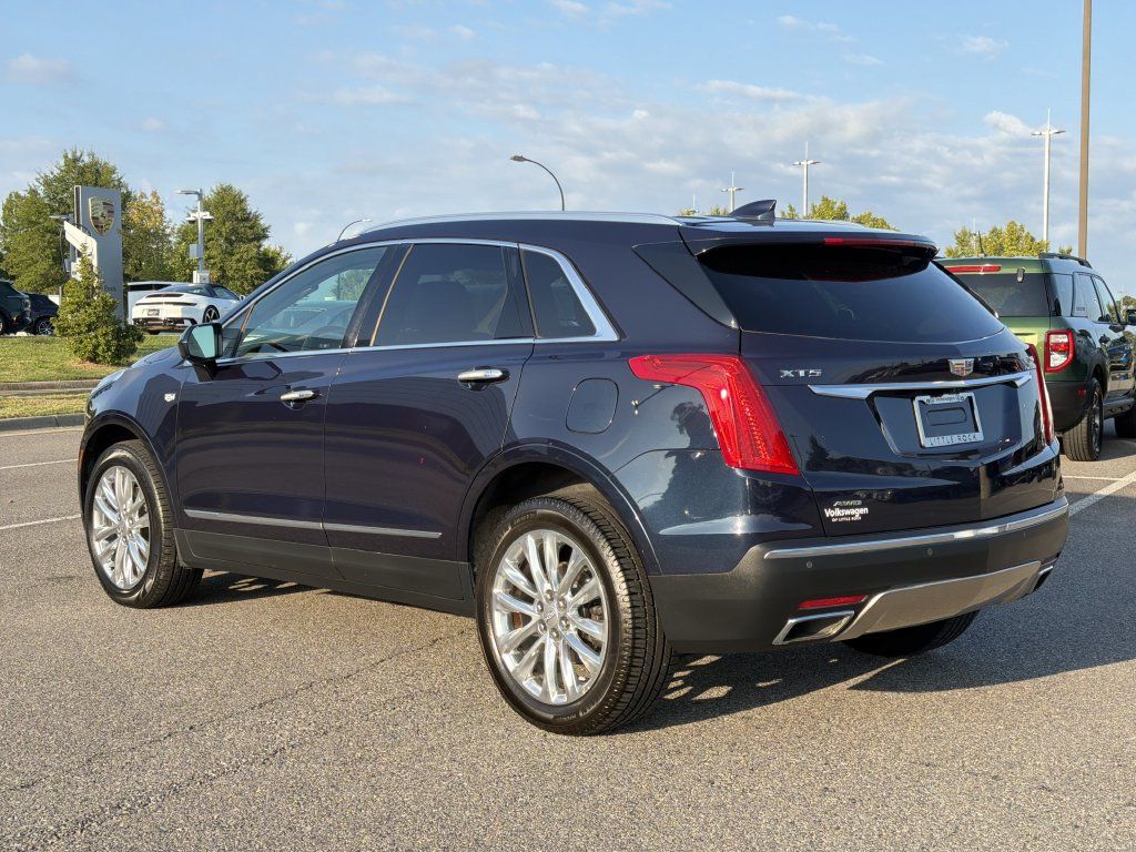 Used 2017 Cadillac XT5 Platinum AWD/4WD image 3