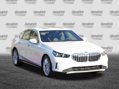 Certified 2025 BMW 530i xDrive w/ Premium Package image 2