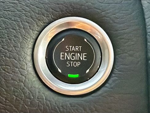 Used 2024 GMC Yukon Denali AWD/4WD image 38
