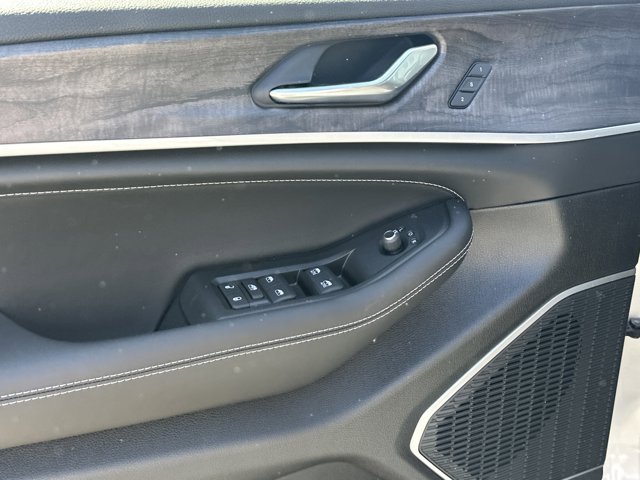 New 2026 Jeep Grand Cherokee Limited AWD/4WD image 12