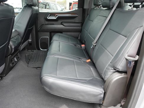 Used 2024 Chevrolet Silverado 1500 LT image 23