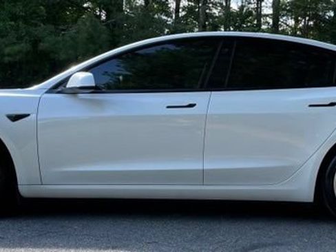 Used 2022 Tesla Model 3 Long Range AWD/4WD image 4