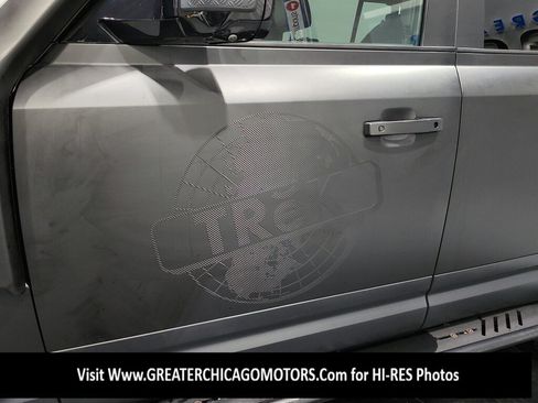 Used 2023 Land Rover Defender 130 SE AWD/4WD image 18