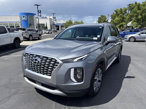 Used 2020 Hyundai Palisade SEL w/ Premium Package AWD/4WD image 2