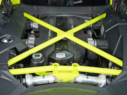 Used 2015 Lamborghini Aventador LP 700-4 image 18