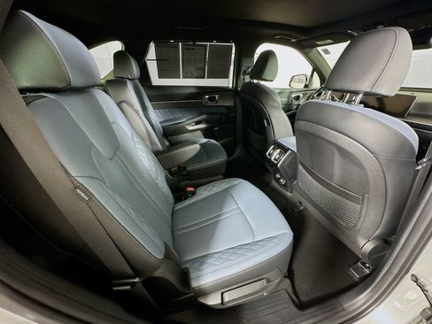 Used 2025 Kia Sorento SX Prestige image 30