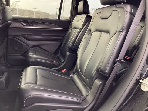 Used 2024 Jeep Grand Cherokee L Limited w/ Luxury Tech Group II image 16