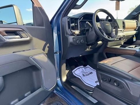 New 2026 Chevrolet Silverado 2500 High Country w/ High Country Premium Package AWD/4WD image 10