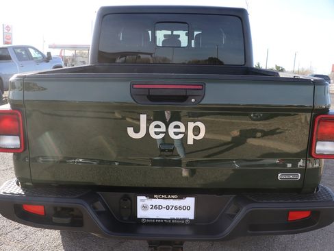 Used 2022 Jeep Gladiator Overland w/ Popular Equipment Package image 6