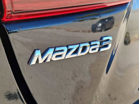 Used 2018 MAZDA MAZDA3 Touring image 12