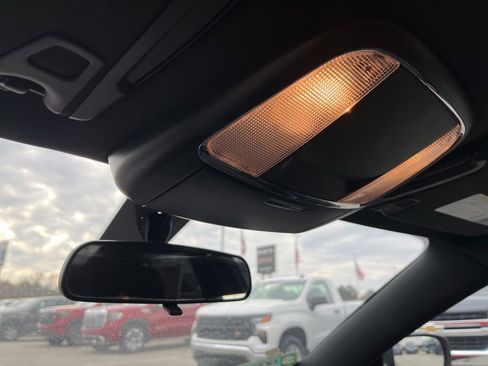 Used 2023 Dodge Charger SXT image 18