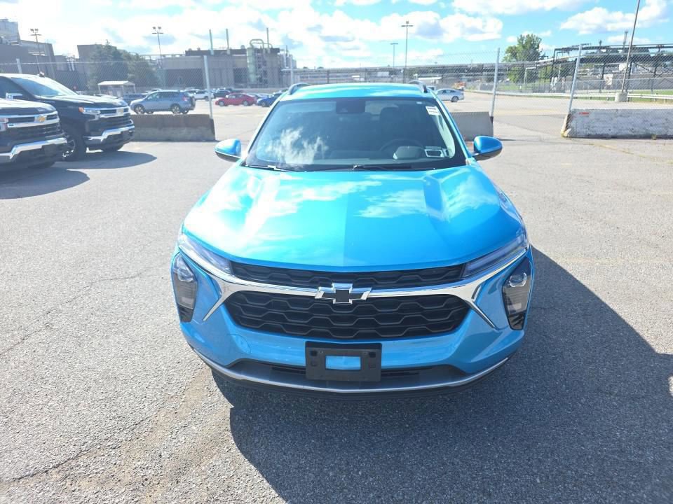 Used 2025 Chevrolet Trax LT w/ Driver Confidence Package FWD image 10