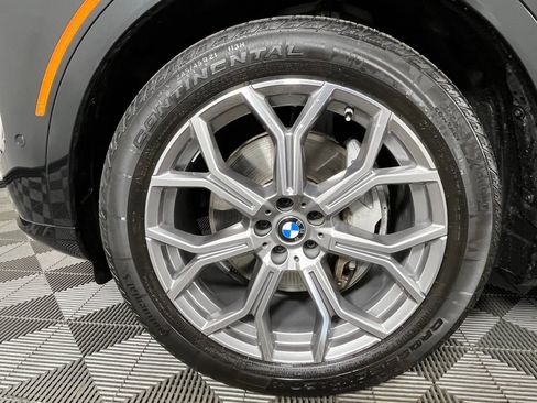 Certified 2024 BMW X7 xDrive40i w/ Premium Package image 14