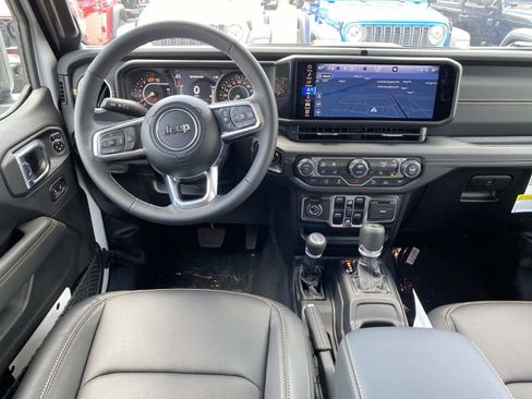 New 2026 Jeep Wrangler Unlimited Sahara AWD/4WD image 9