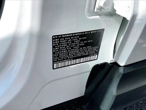 Certified 2022 Volkswagen Taos SE image 30