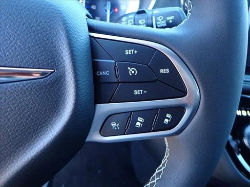 New 2026 Chrysler Pacifica Select image 18