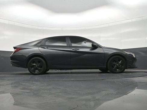 Used 2021 Hyundai Elantra SEL w/ Preferred Accessory Package FWD image 28