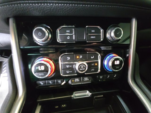 Used 2021 GMC Yukon Denali AWD/4WD image 17