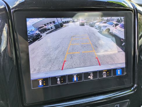 Used 2023 Chevrolet Traverse High Country image 34