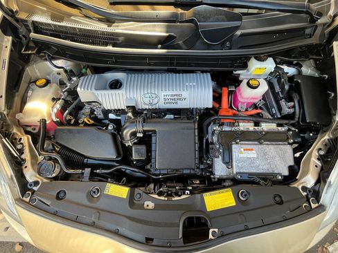 Used 2010 Toyota Prius Five image 23