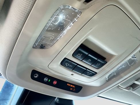 Used 2023 Buick Envision Essence w/ Sport Touring Package FWD image 19