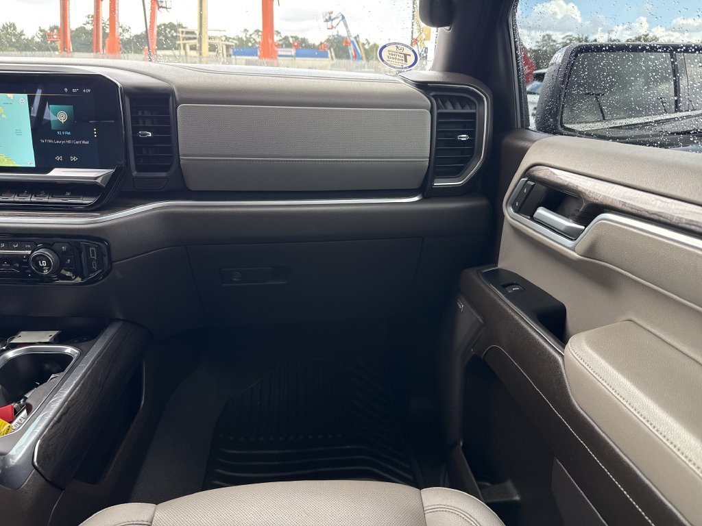Used 2022 Chevrolet Silverado 1500 LTZ w/ LTZ Premium Package AWD/4WD image 15
