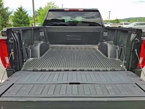 Used 2025 GMC Sierra 1500 SLT AWD/4WD image 28